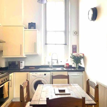 2 Bed Self Contained Apartment Wrexham Zewnętrze zdjęcie